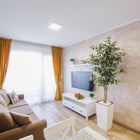 Cappuccino Colors At West Residence Oradea Buitenkant foto
